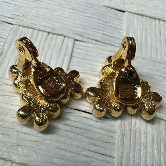 Monet Vintage Flower Crystal Clip Earrings - Picture 12 of 13